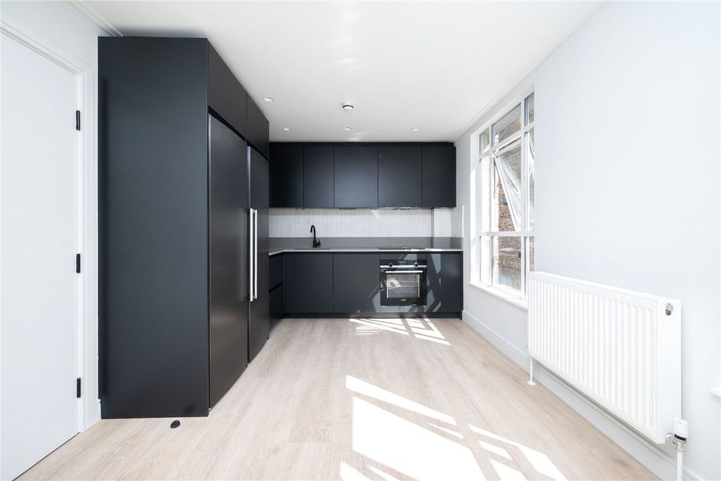 Property photo 2 of 13 Reception/Kitchen