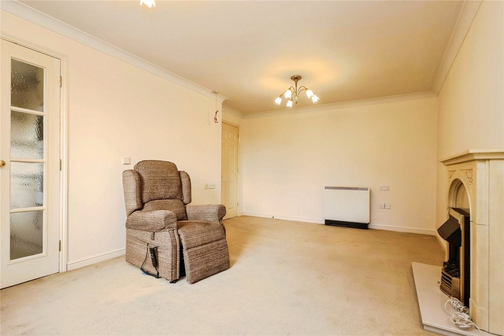 Property photo 3 of 10 Living Room