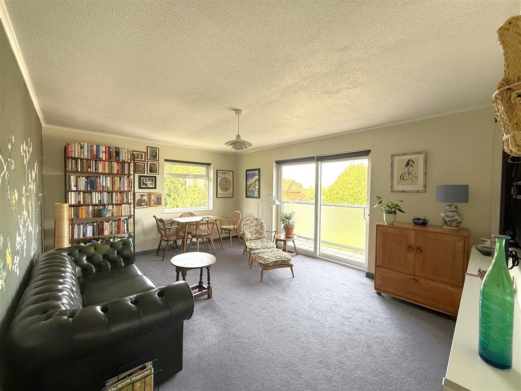 Additional image 4 of 2 bed flat for saleBincleaves Road, Rodwell DT4