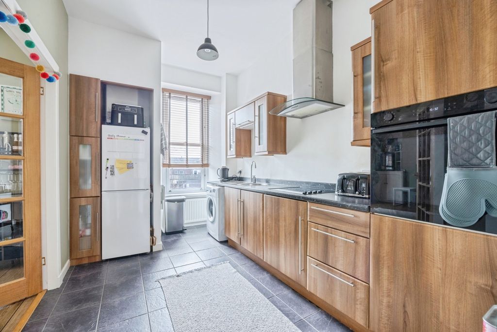 Property photo 3 of 20 Kitchen