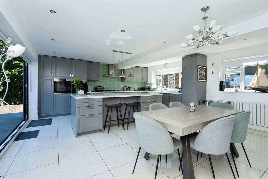 Property photo 3 of 23 Picture No. 08