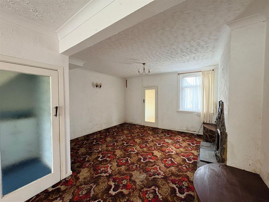 Property photo 2 of 18 32U.Jpg