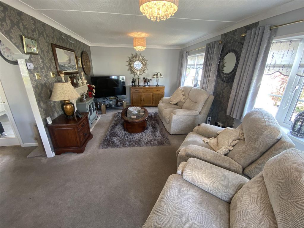 Property photo 3 of 15 Open Plan Lounge Area