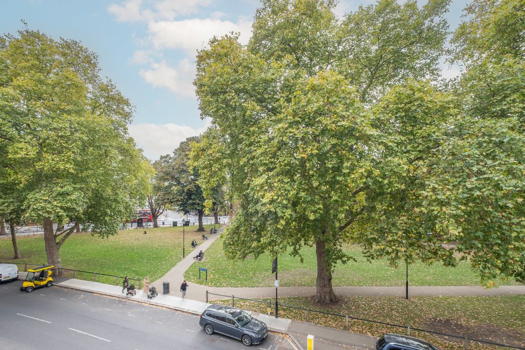 Property photo 2 of 10 Views