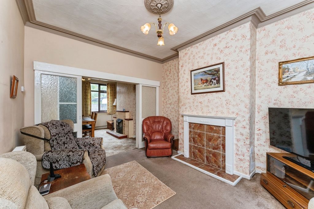Property photo 3 of 25 Pbox-Img.Jpg
