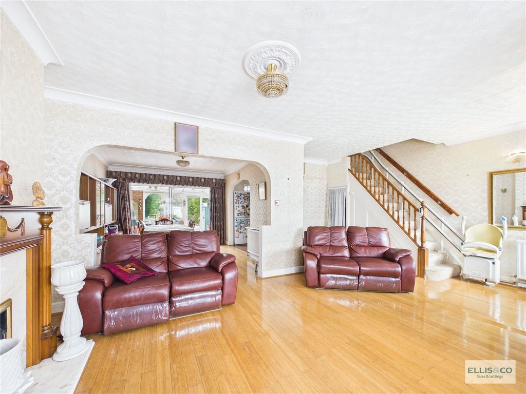 Property photo 2 of 26 Picture No. 31