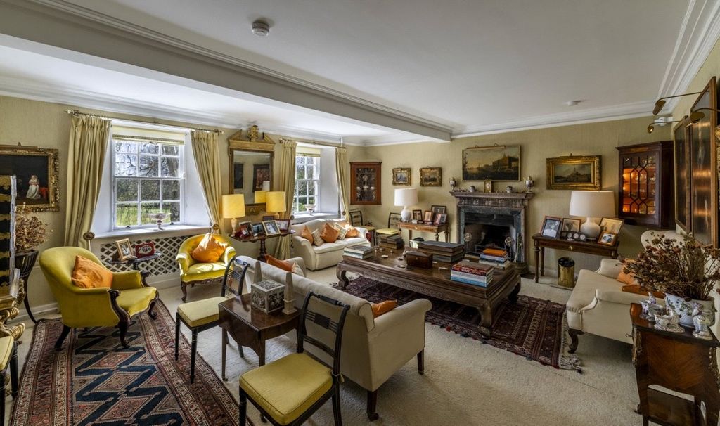 Property photo 2 of 22 Drawing Room