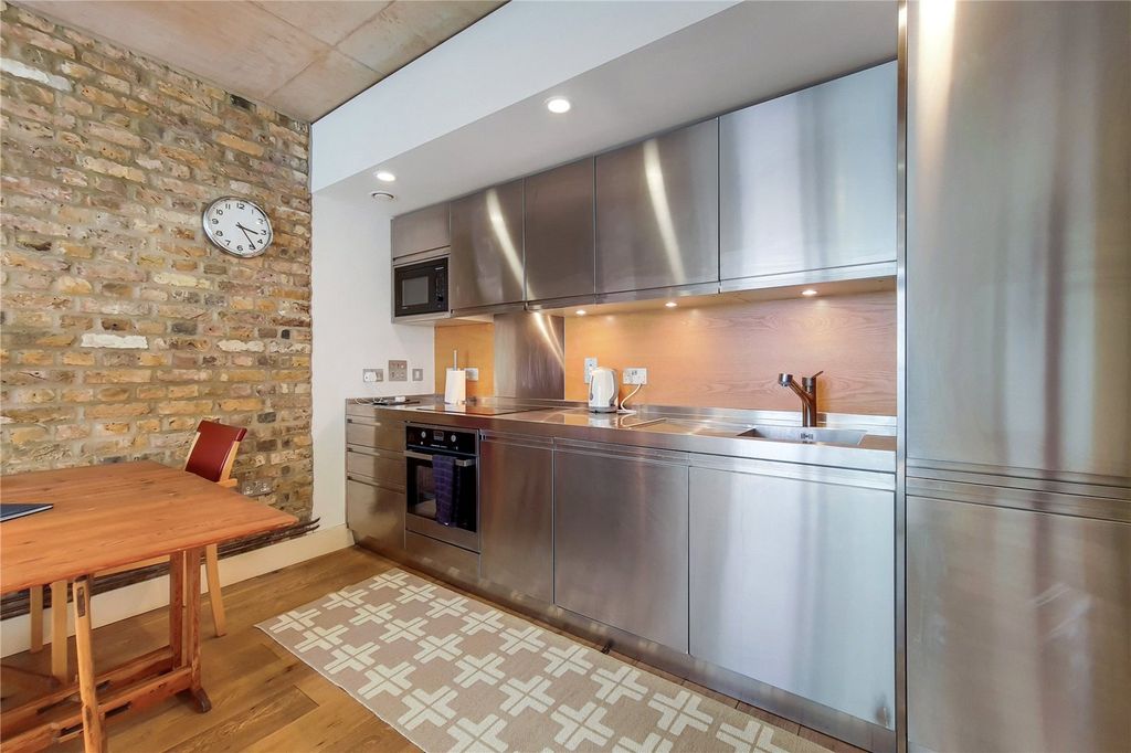 Property photo 3 of 11