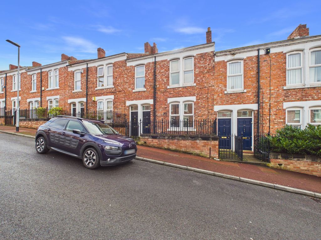 Property photo 1 of 10 External