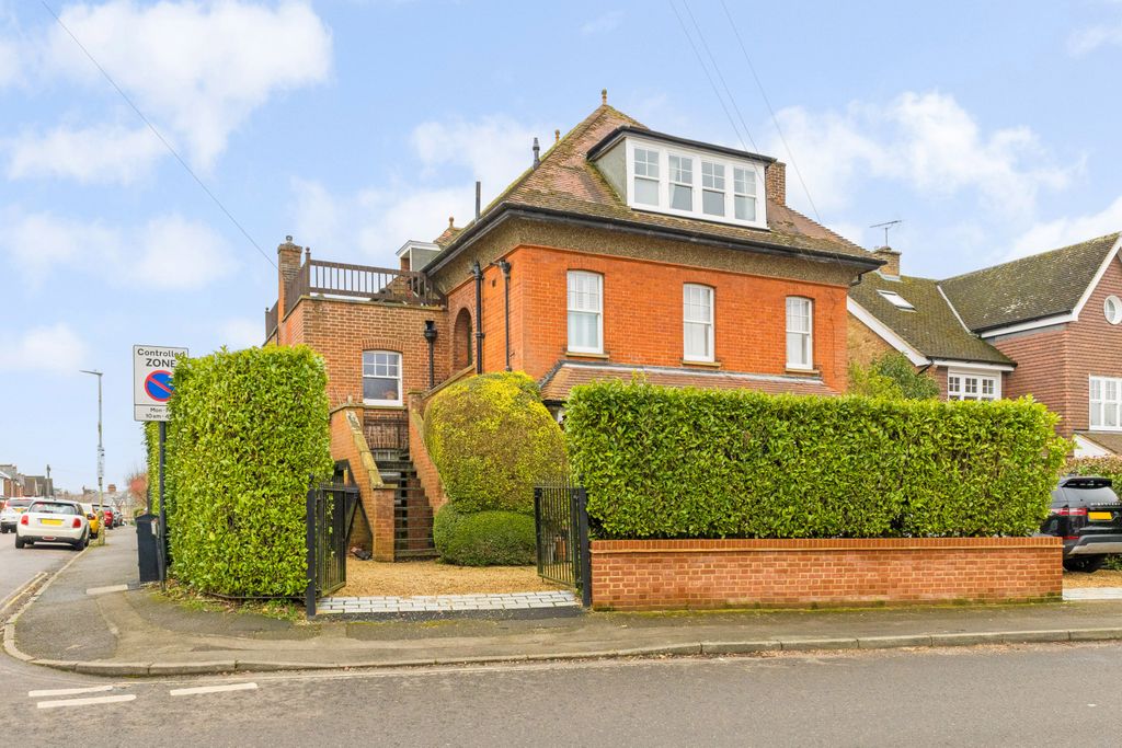 Property photo 1 of 21
