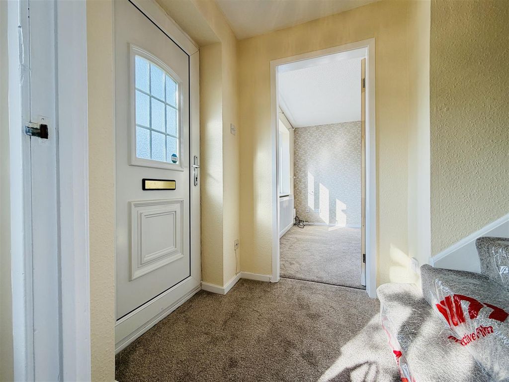 Property photo 2 of 24 Entrance Hallway