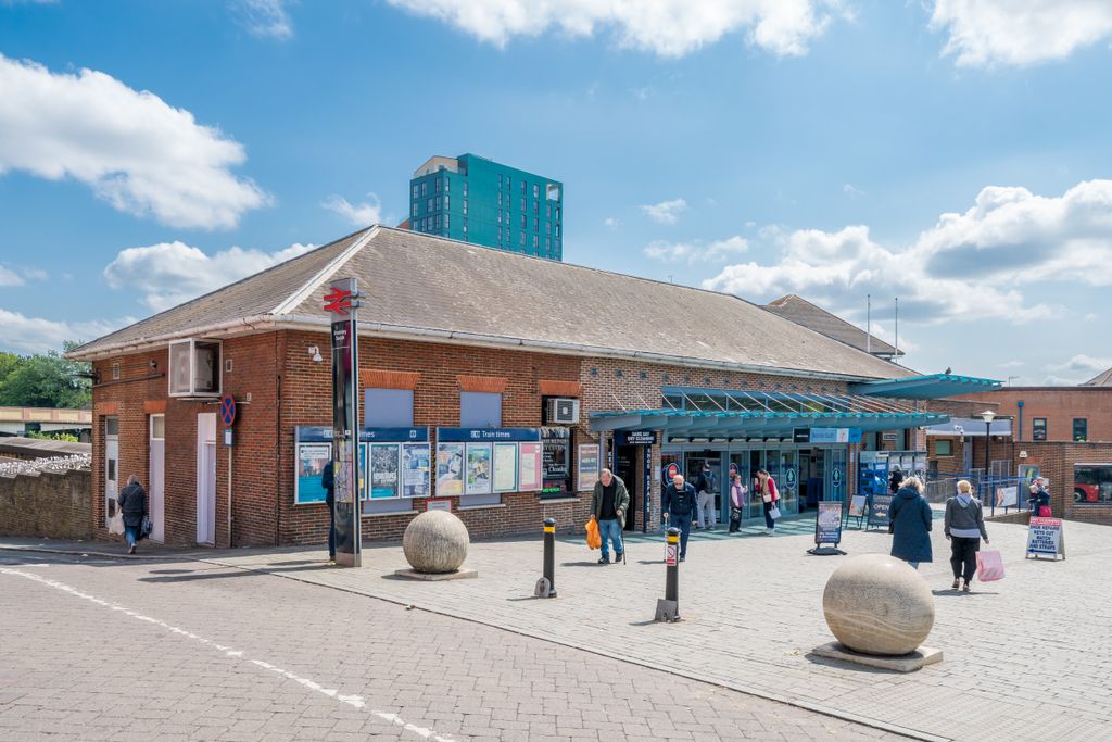 Property photo 3 of 21