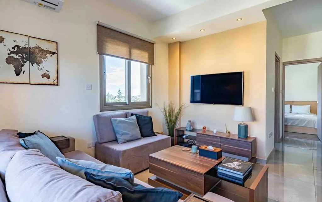 Property photo 2 of 8