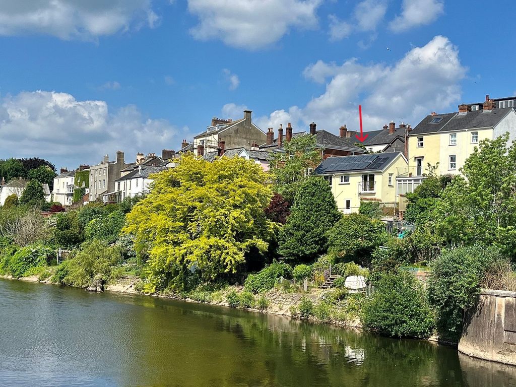 Property photo 1 of 21 Tiverton, Seddons
