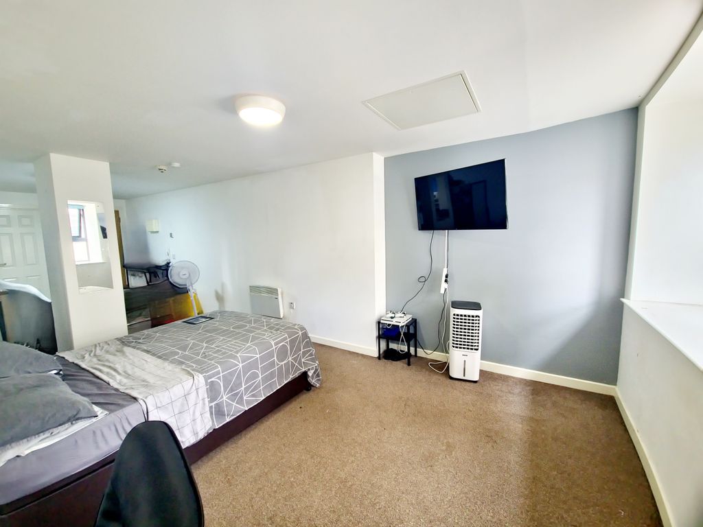 Property photo 2 of 7 3.1