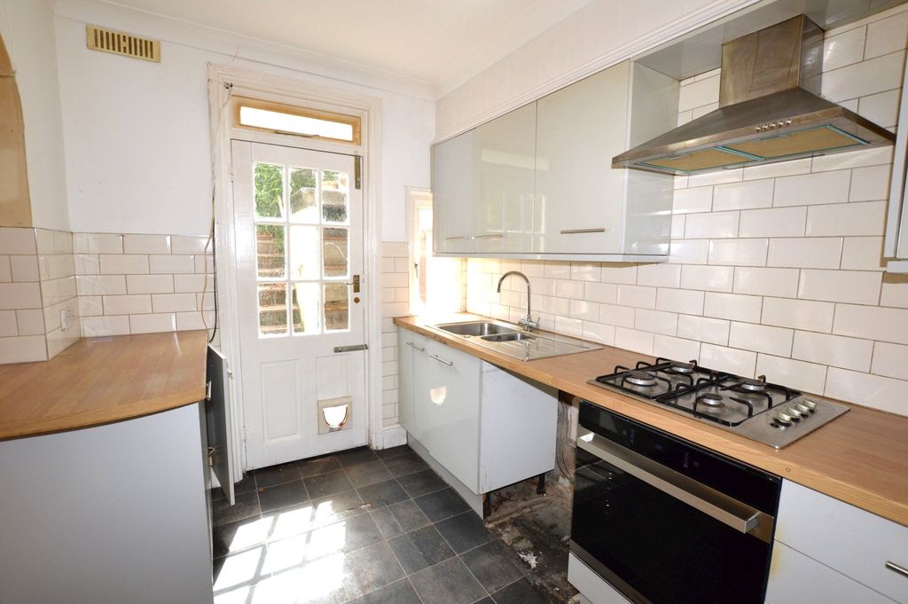 Property photo 3 of 12 3 - Picture No. 03