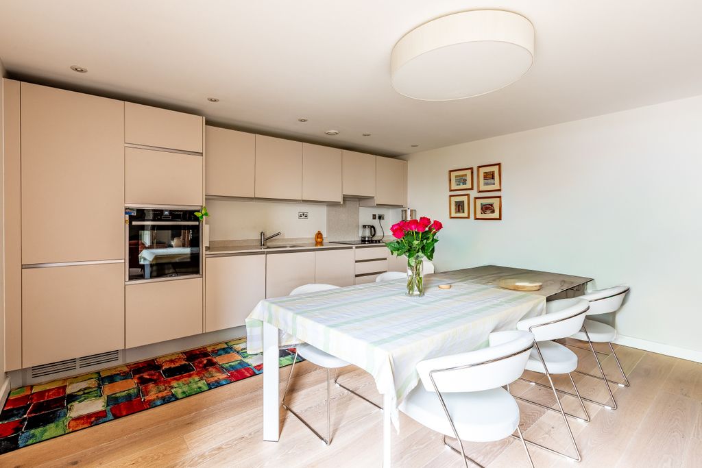 Property photo 3 of 11 Photo 5