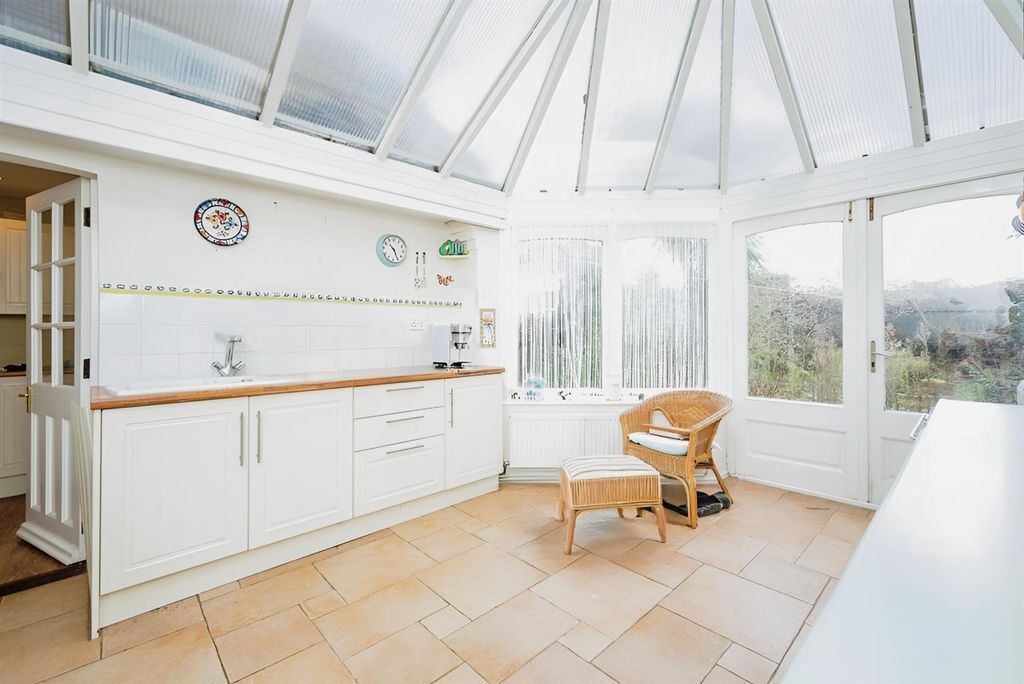 Property photo 2 of 8 5