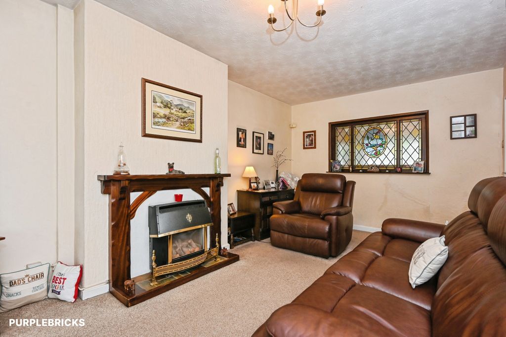 Property photo 3 of 25