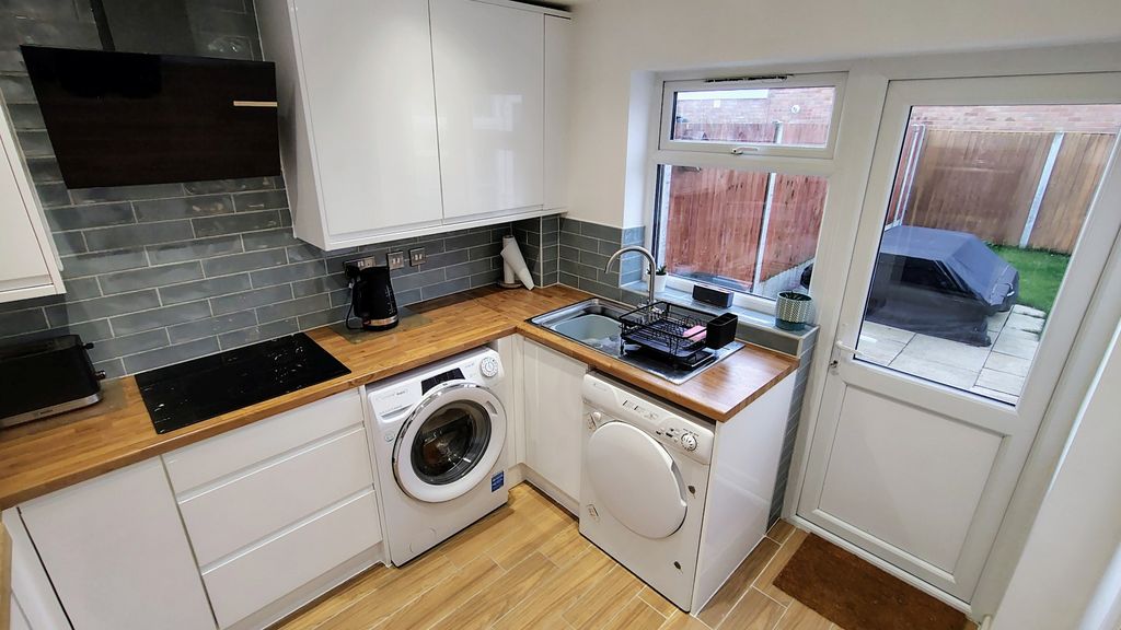 Property photo 3 of 17 4153695