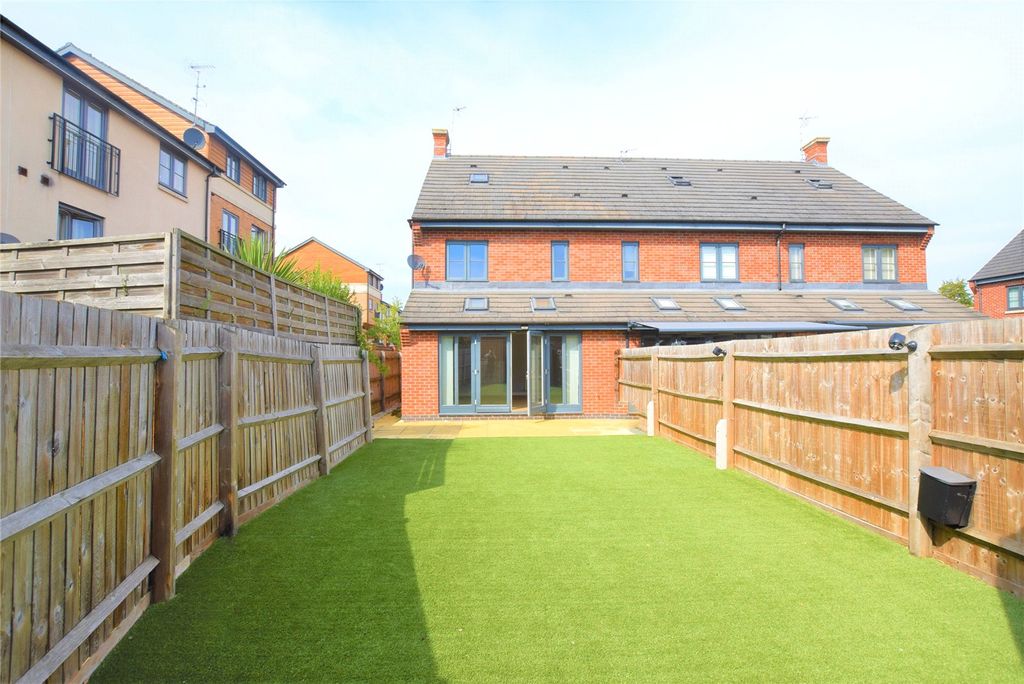 Property photo 2 of 17 Picture No. 16