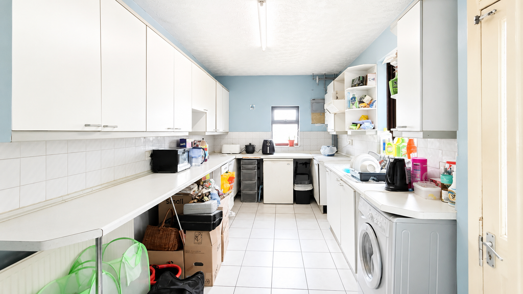 Property photo 3 of 10 2845C67E-C911-4842-859E-03Fbadb2A2A0