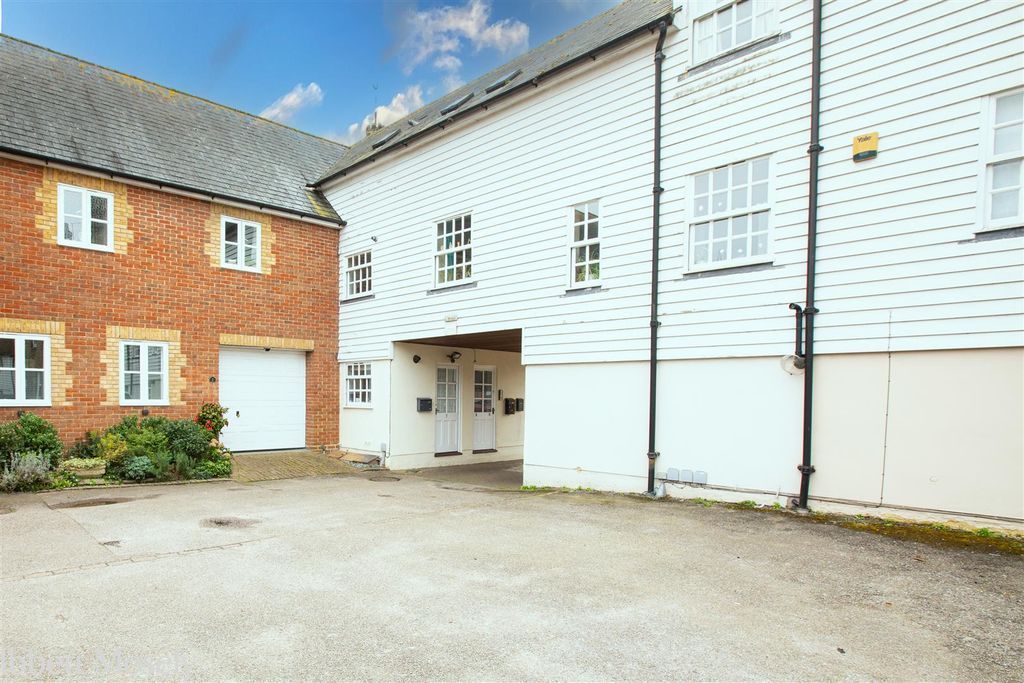 Property photo 2 of 10 External2.Jpg