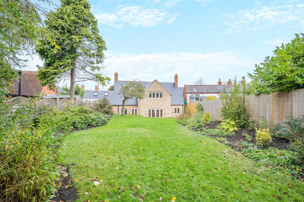 Property photo 3 of 46