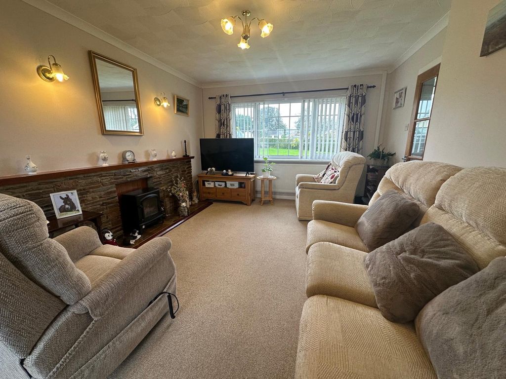 Property photo 2 of 11 Photograph