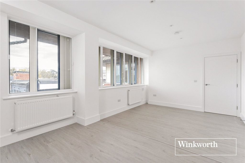 Property photo 2 of 19 Picture No. 13