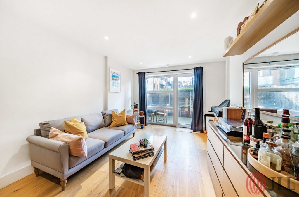 Property photo 2 of 18