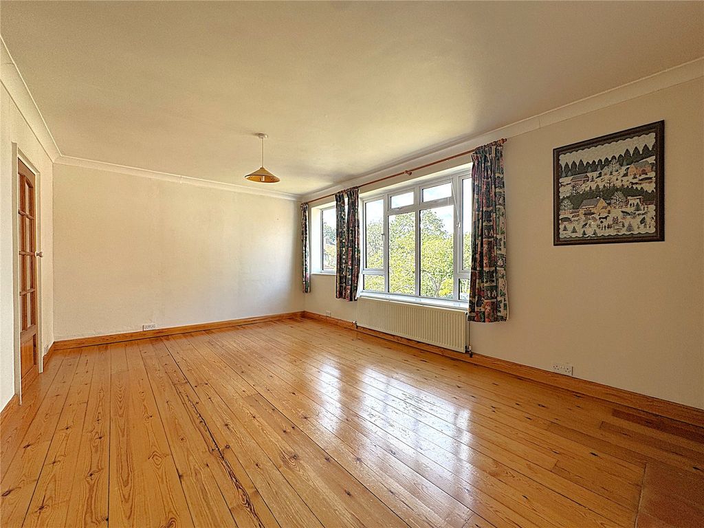 Property photo 2 of 9 Picture No. 45