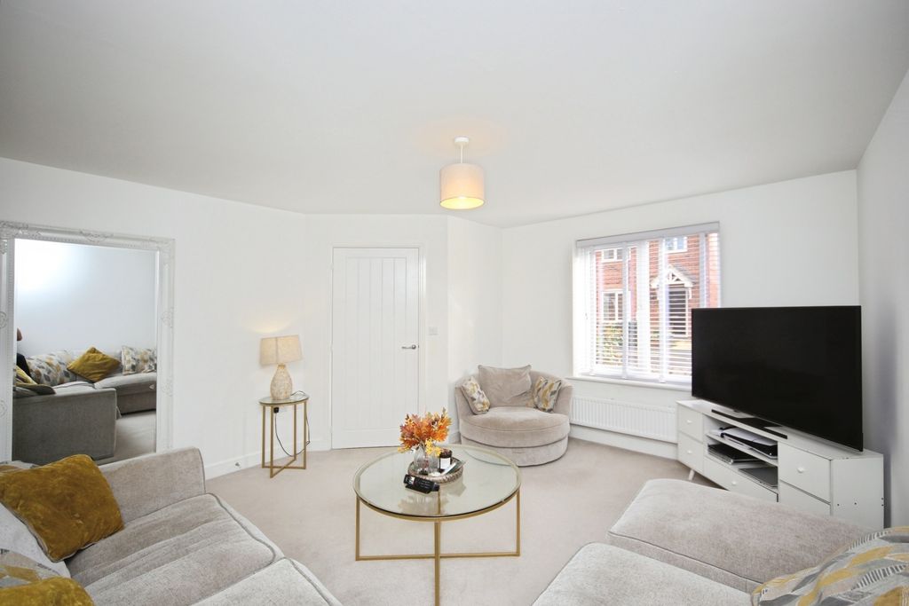 Property photo 3 of 20 Pbox-Img.Jpg