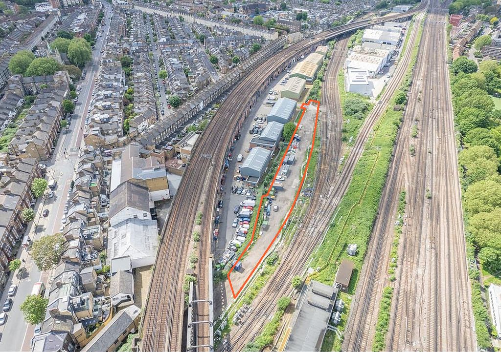 Property photo 1 of 3 Flexible Property Space