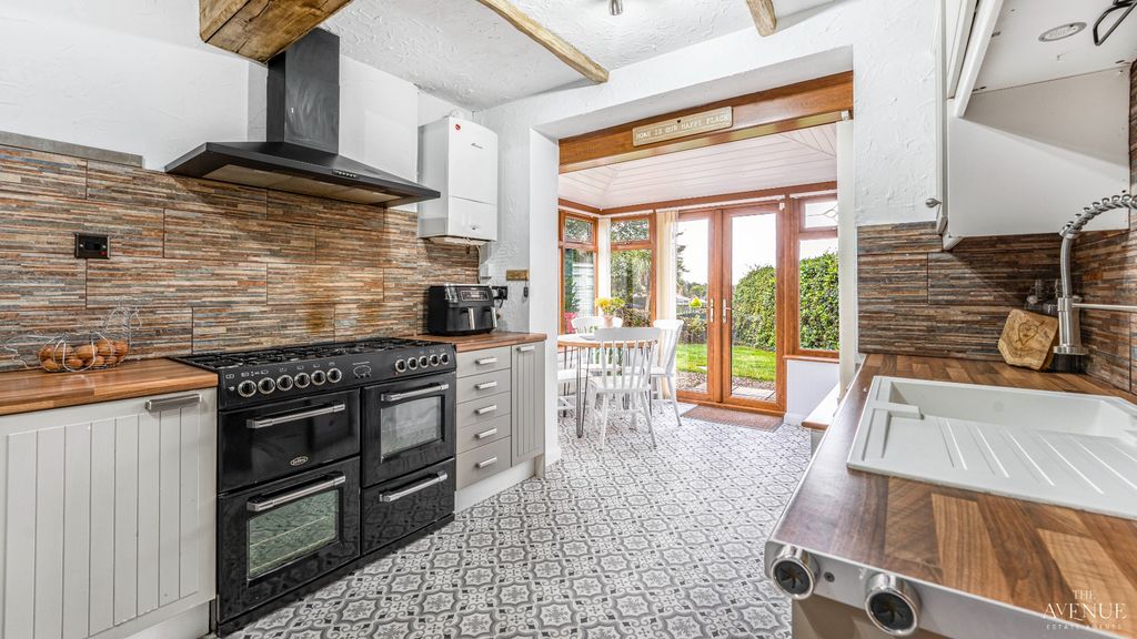 Property photo 2 of 20 3986744
