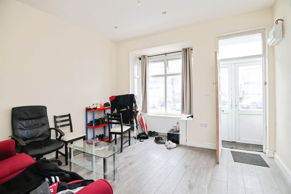 Property photo 2 of 16