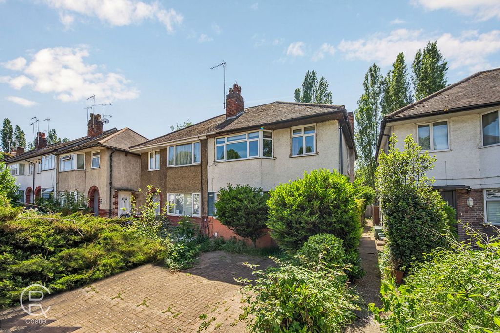 Property photo 2 of 14