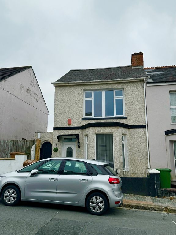 Property photo 1 of 11 Outside