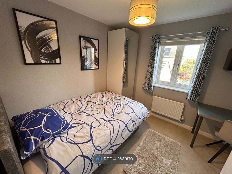 Property photo 3 of 11 Room 4