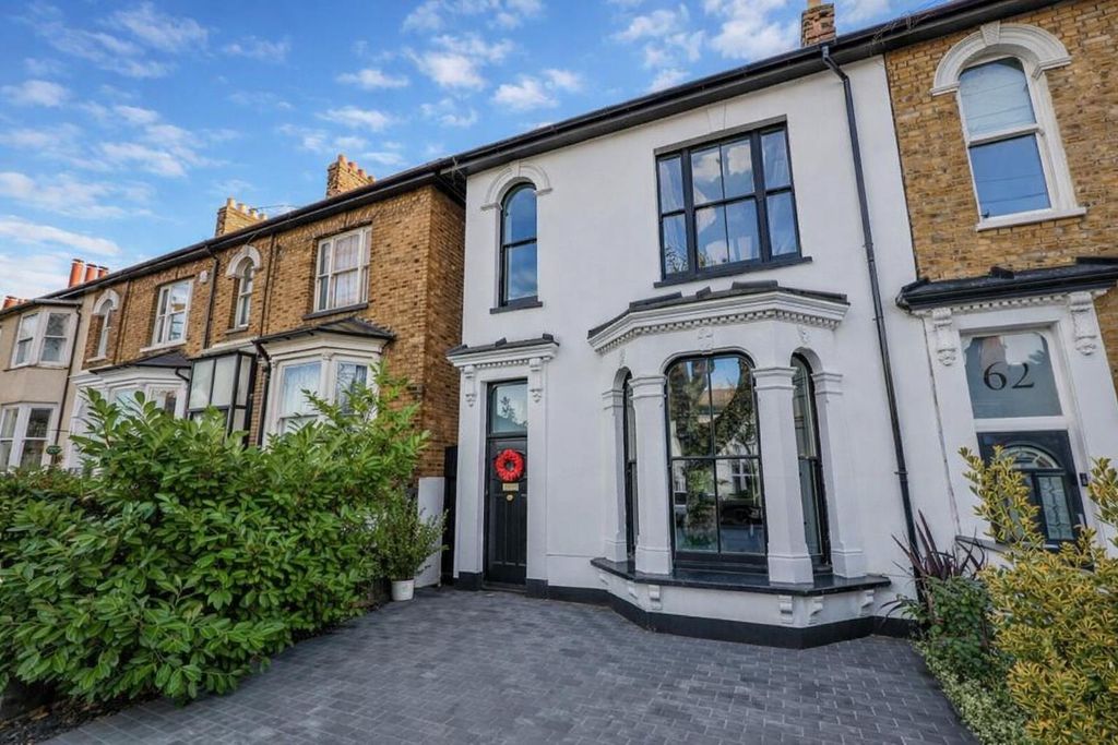 Property photo 1 of 33 Front