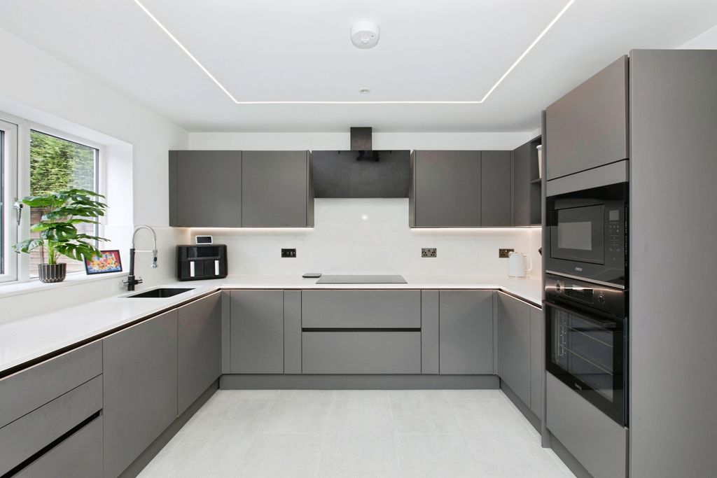 Property photo 2 of 22 Img_6545