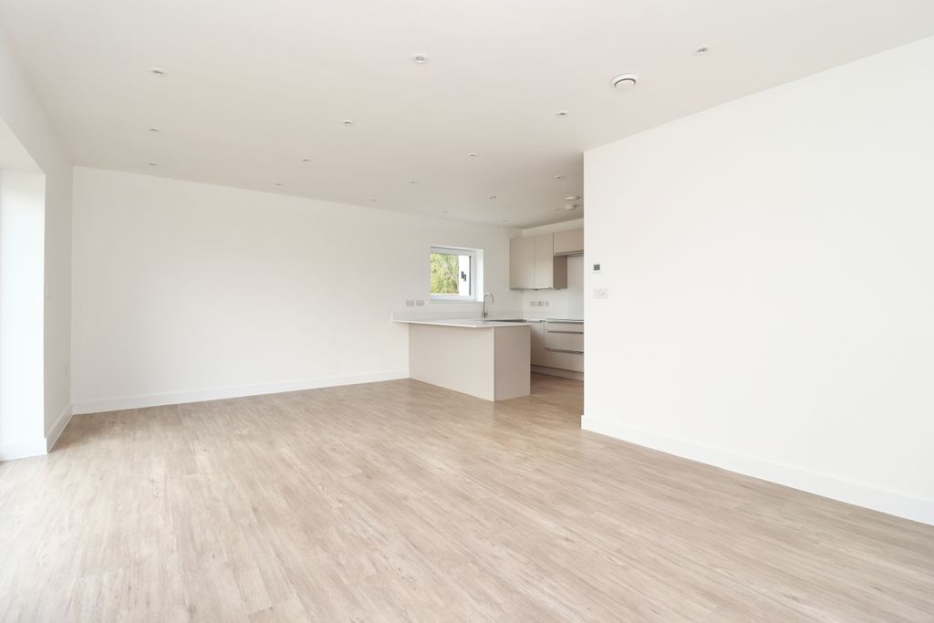 Property photo 3 of 20 (1)