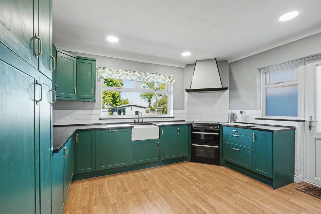 Property photo 2 of 26