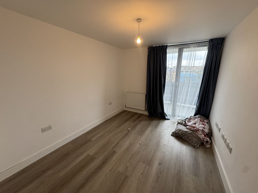 Property photo 3 of 6 Gallery