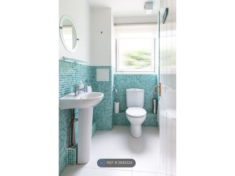 Property photo 3 of 16 Bathroom