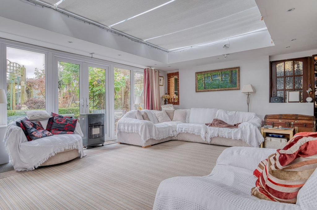 Property photo 3 of 21