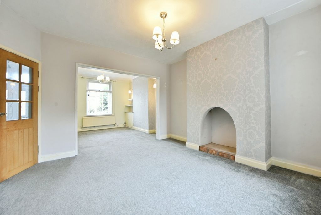 Property photo 3 of 25 Living Room