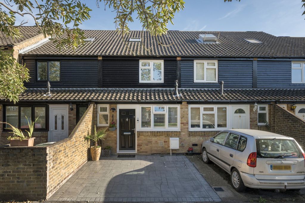 Property photo 2 of 20 External