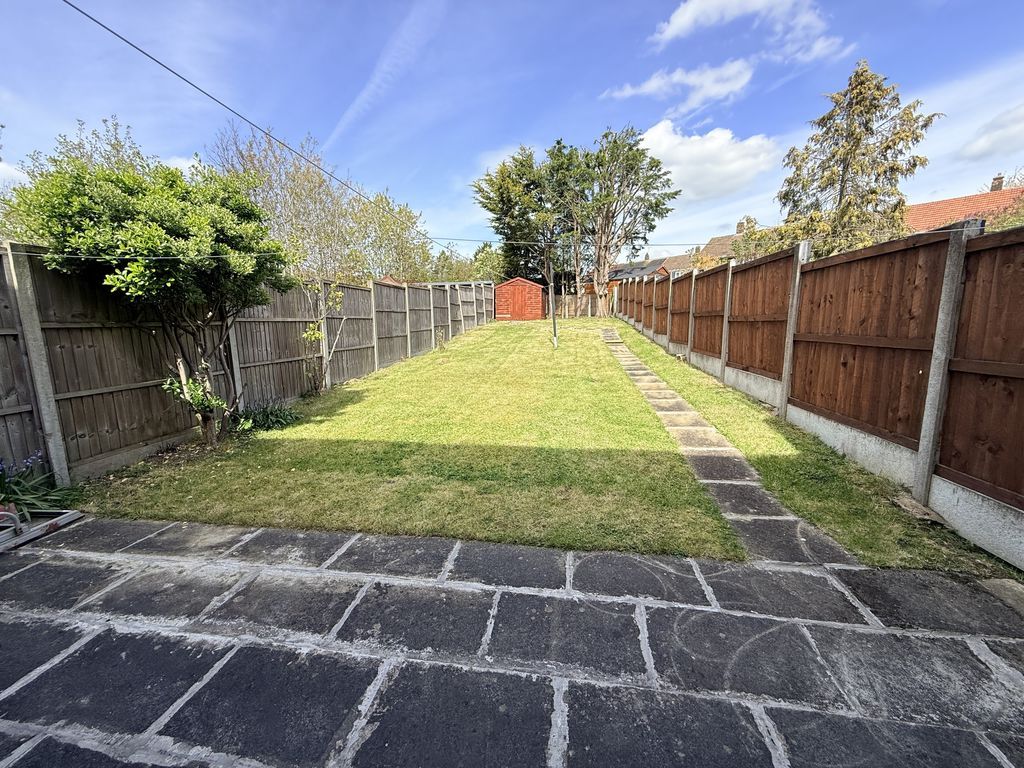 Property photo 3 of 17 Garden