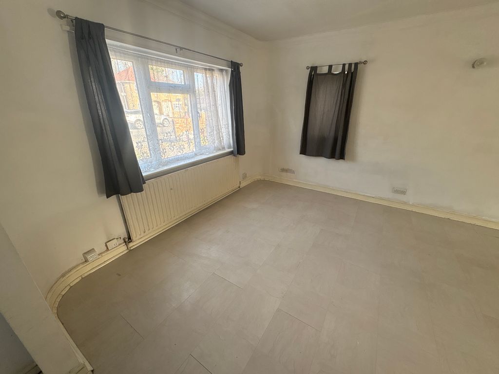 Property photo 2 of 8 Img_7108